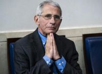 Εμβόλιο: Φάουτσι – Να το κάνουν και όσοι φοβούνται νευρολογικές παρενέργειες Εμβόλιο: Φάουτσι – Να το κάνουν και όσοι φοβούνται νευρολογικές παρενέργειες
