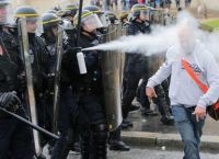 Γαλλία αστυνομική βία: Ενώπιον δικαστή οι κατηγορούμενοι για τον ξυλοδαρμό μαύρου μουσικού Γαλλία αστυνομική βία: Ενώπιον δικαστή οι κατηγορούμενοι για τον ξυλοδαρμό μαύρου μουσικού