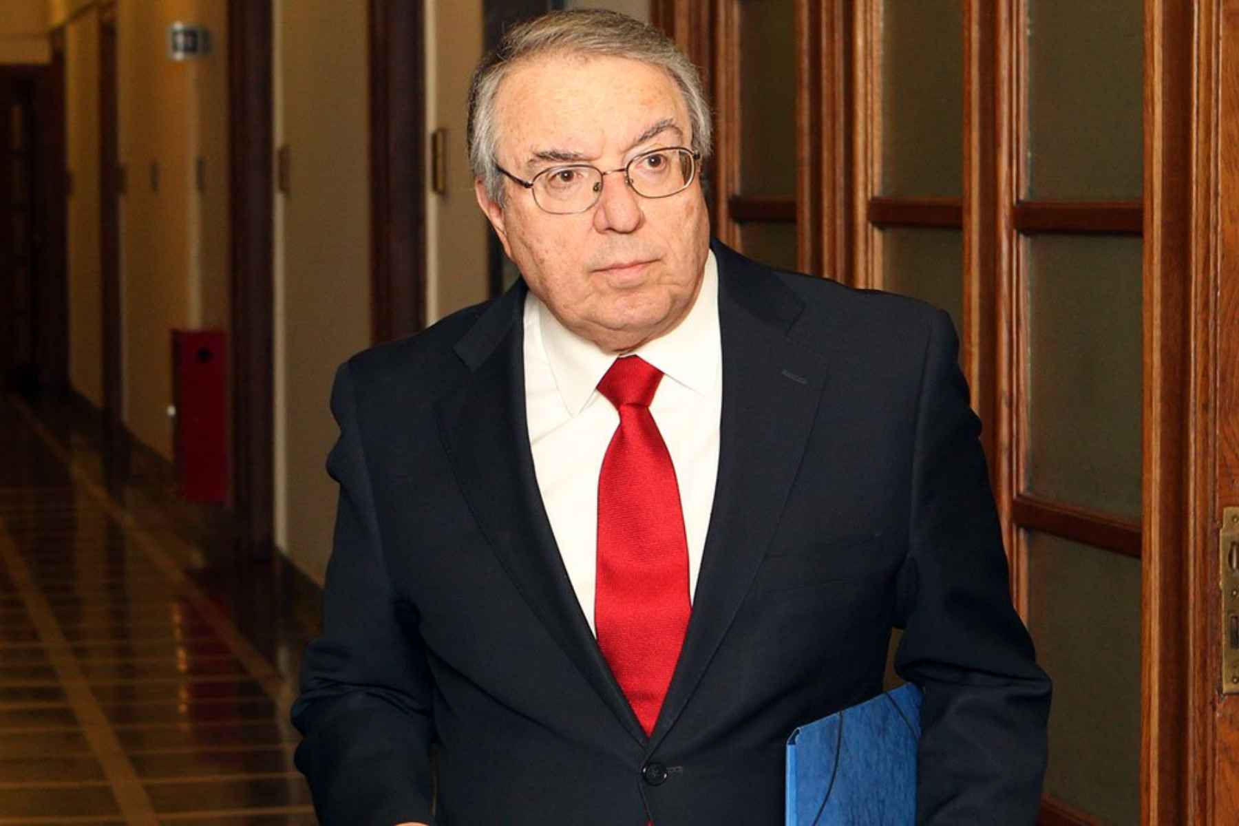 Επική ανάρτηση Μπαμπινιώτη για το lockdown και το delivery