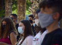 Κορωνοϊός εμβόλιο: Θα φοράμε μάσκες και μετά τον εμβολιασμό