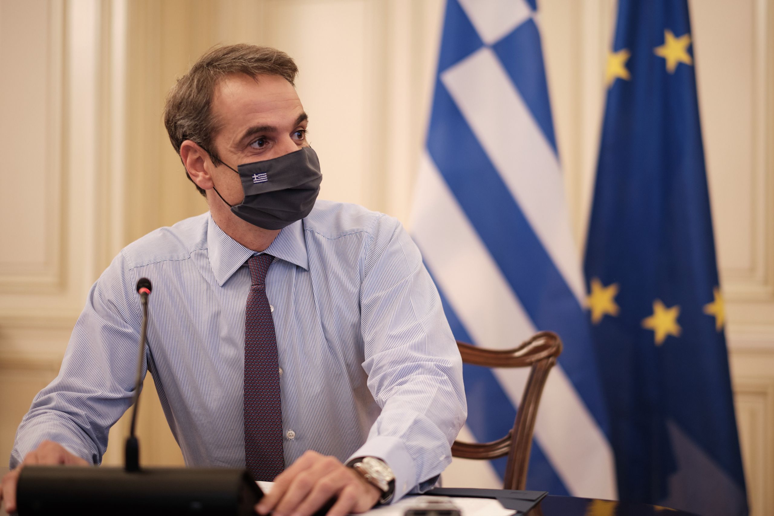 Τα 3 νέα μέτρα που έχει στα χέρια του ο Πρωθυπουργός αν δεν πέσουν τα κρούσματα