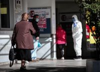 Κορωνοϊός γηροκομείο: Συναγερμός σε οίκο ευγηρίας στην Νίκαια – Θετικοί 5 ηλικιωμένοι και μία εργαζόμενη Κορωνοϊός γηροκομείο: Συναγερμός σε οίκο ευγηρίας στην Νίκαια – Θετικοί 5 ηλικιωμένοι και μία εργαζόμενη