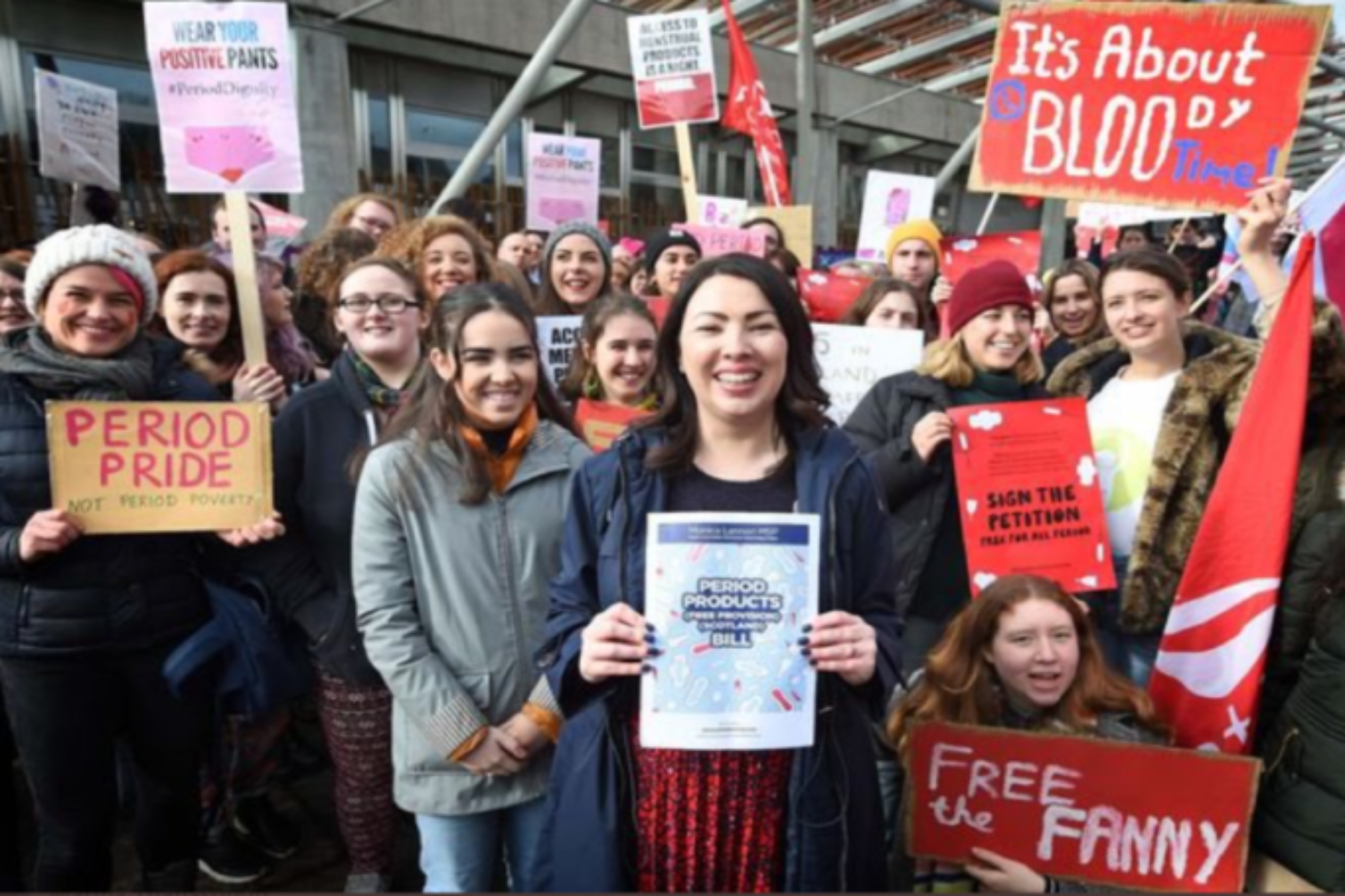 Η Σκωτία γίνεται η πρώτη χώρα που παρέχει δωρεάν προϊόντα χρήσιμα για τις γυναίκες