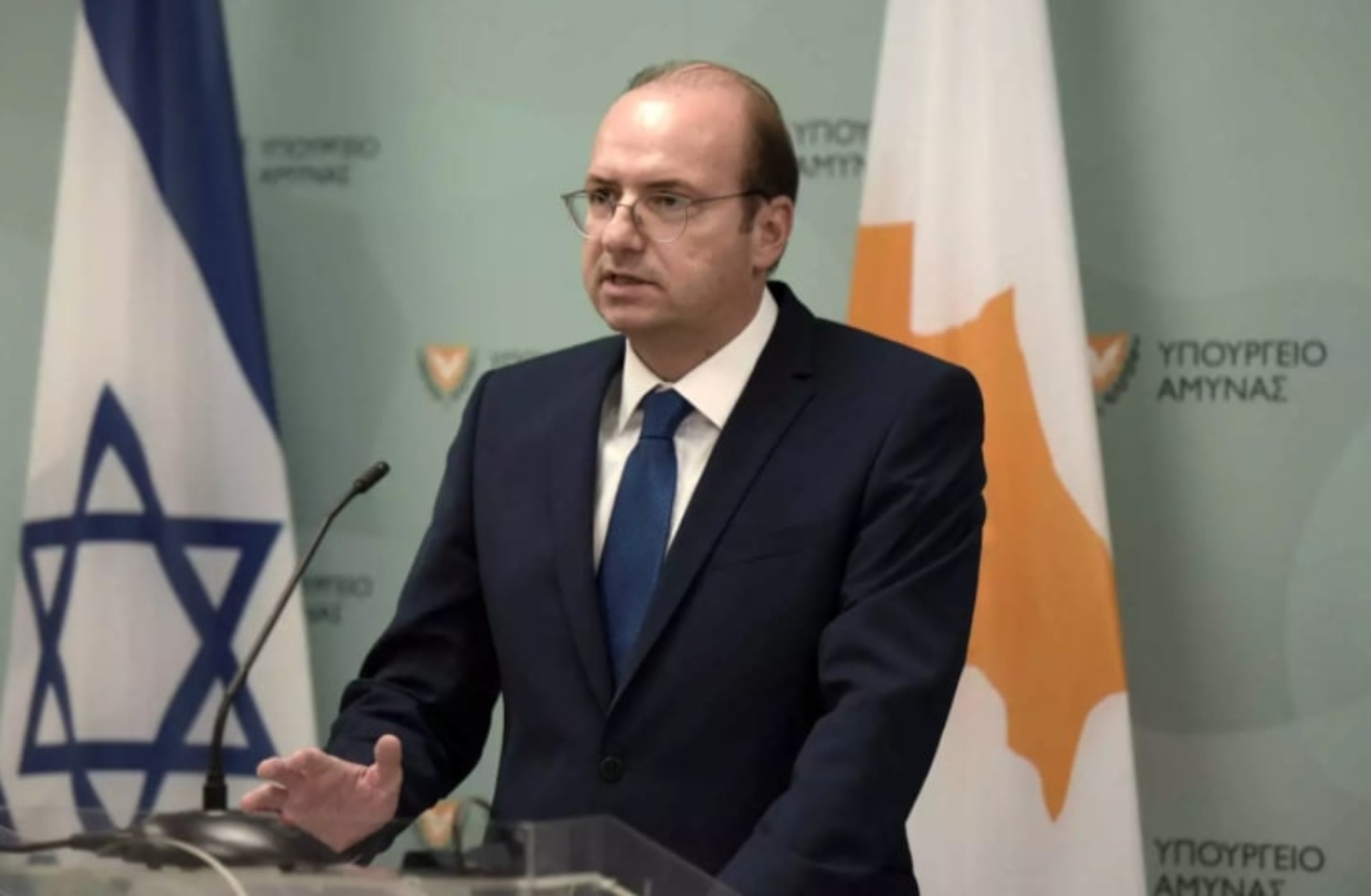 Κύπρος κορωνοϊός: Σε καραντίνα ο υπουργός Άμυνας