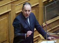 Πλακιωτάκης κορωνοϊός: Για ένατη μέρα σε ΜΕΘ ο υπουργός Ναυτιλίας – Δεν λέει να πέσει ο πυρετός