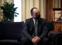 Πλακιωτάκης σε πλοιάρχους και πληρώματα πλοίων: «Κρατάτε ψηλά τη σημαία μας σε ολόκληρο τον κόσμο» Πλακιωτάκης σε πλοιάρχους και πληρώματα πλοίων: «Κρατάτε ψηλά τη σημαία μας σε ολόκληρο τον κόσμο»