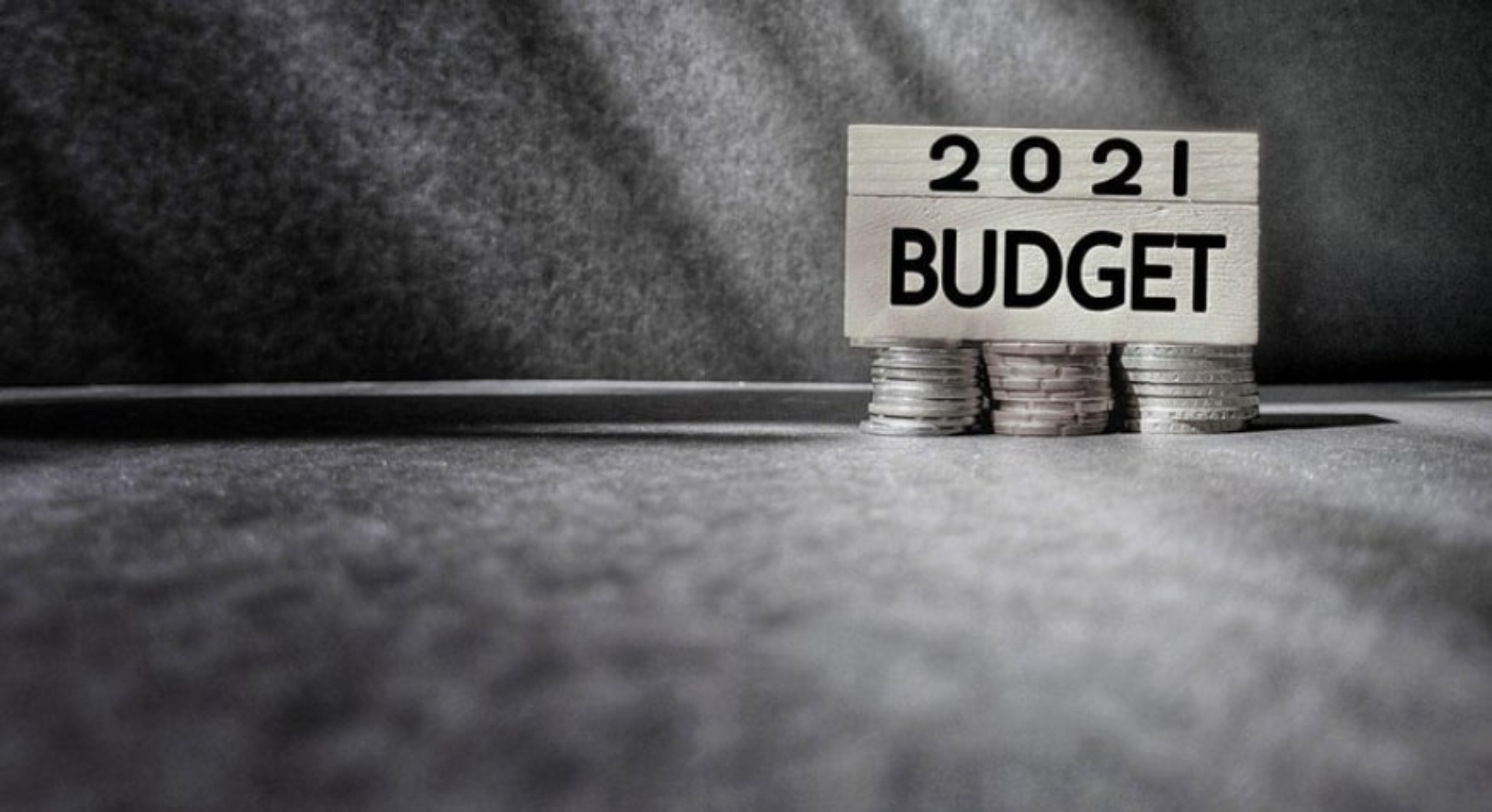 Προϋπολογισμός 2021: Ανάπτυξη της οικονομίας τον επόμενο χρόνο προωθούν τα μέτρα στήριξης