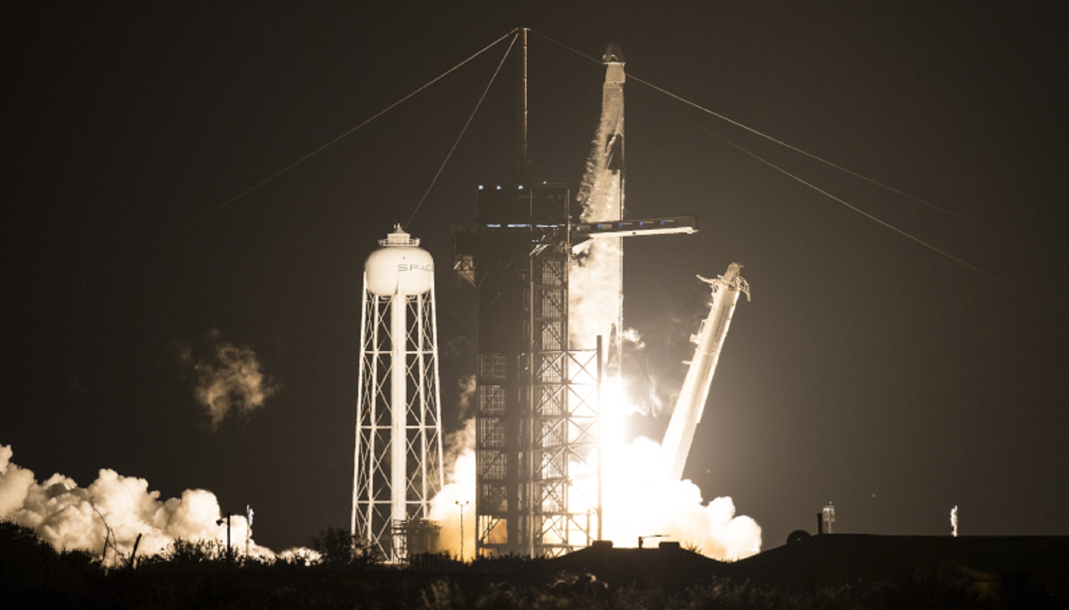 SpaceX: Ξεκίνησε το ταξίδι του το πρώτο διαστημικό ταξί