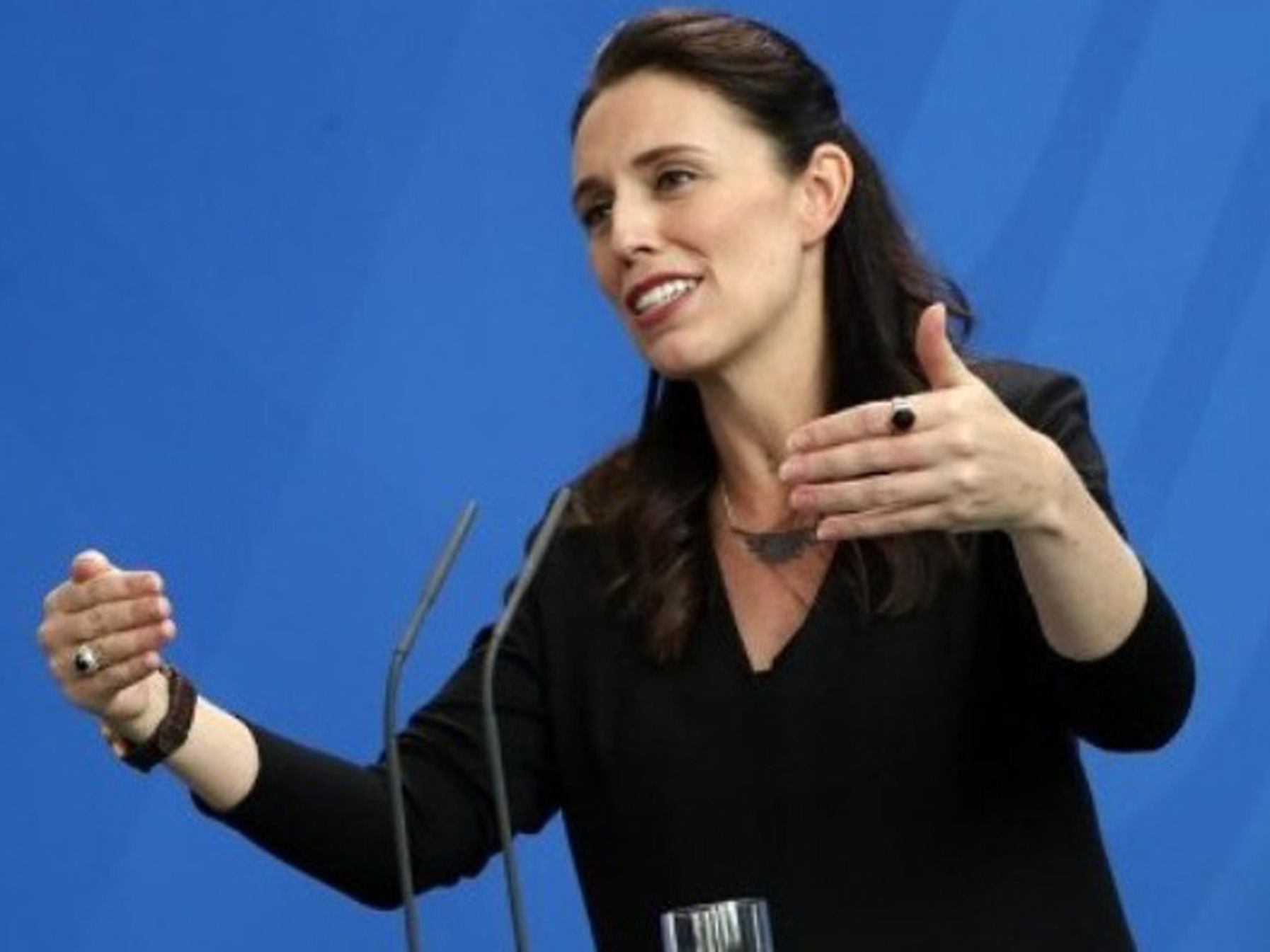 Τζασίντα Άρντερν: Δίνει τα σκήπτρα των πιο σημαντικών υπουργείων σε 8 γυναίκες