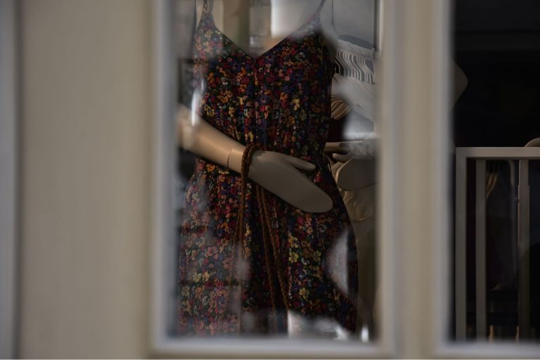 Click away: Πως μπορούν να δουλέψουν όσοι δεν έχουν e – shop
