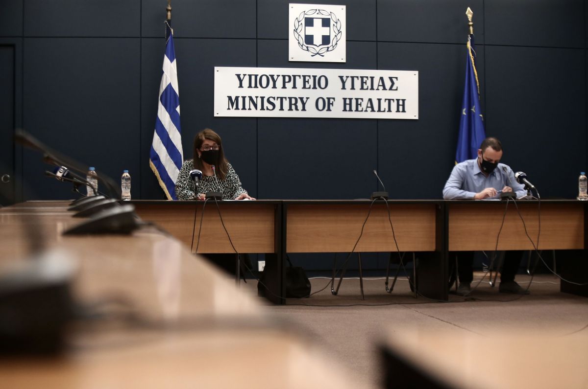 Ενημέρωση κορωνοϊός: Για ποιο λόγο οι ειδικοί εισηγήθηκαν το μη άνοιγμα των σχολείων