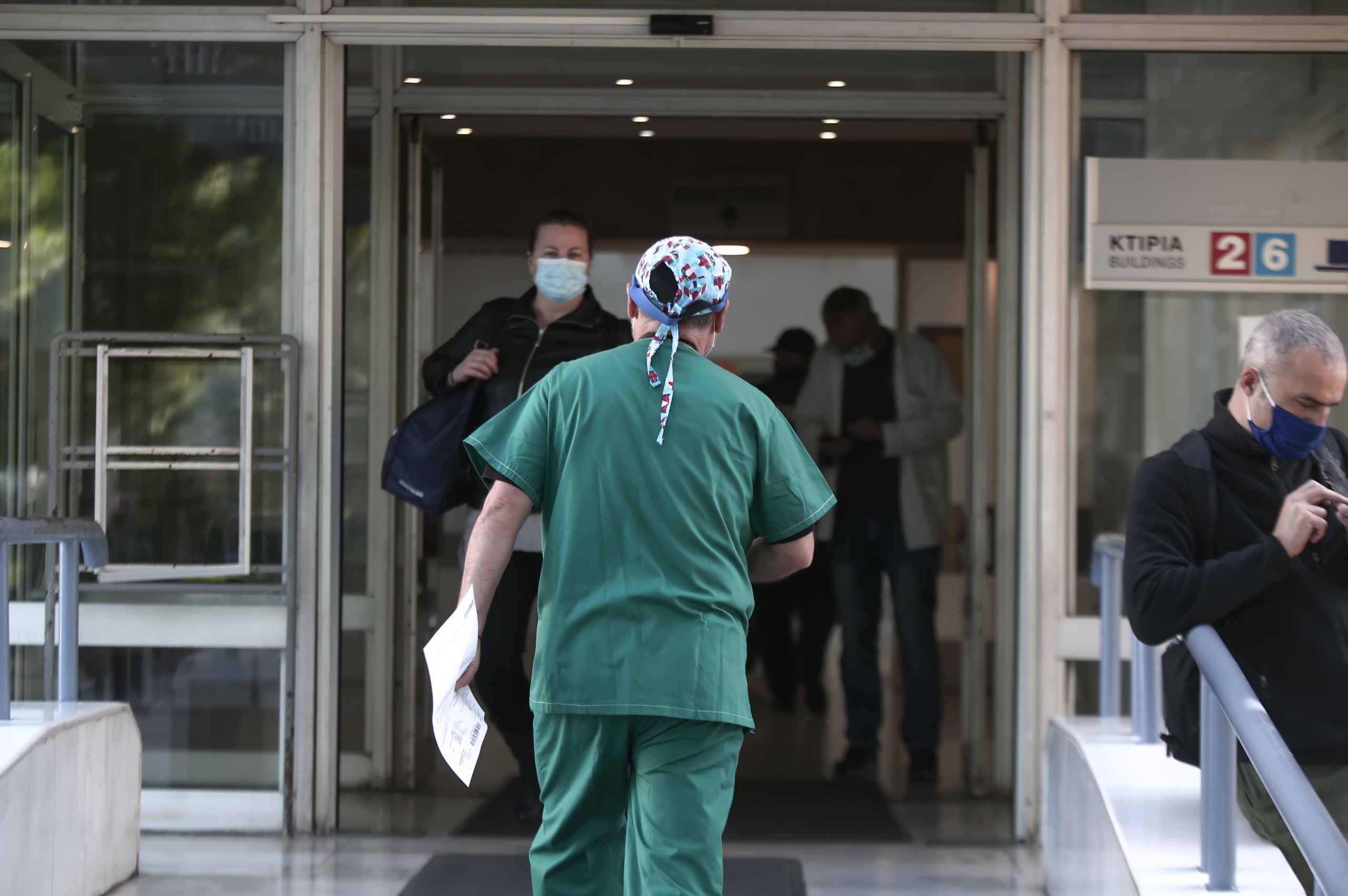 Γεννηματάς κορωνοϊός: Μεγάλη διασπορά στην παθολογική κλινική