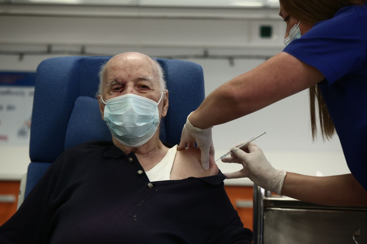 Μιχάλης Γιοβανίδης: Ο 88χρονος που εμβολιάστηκε μιλάει για την εμπειρία του και συγκινεί