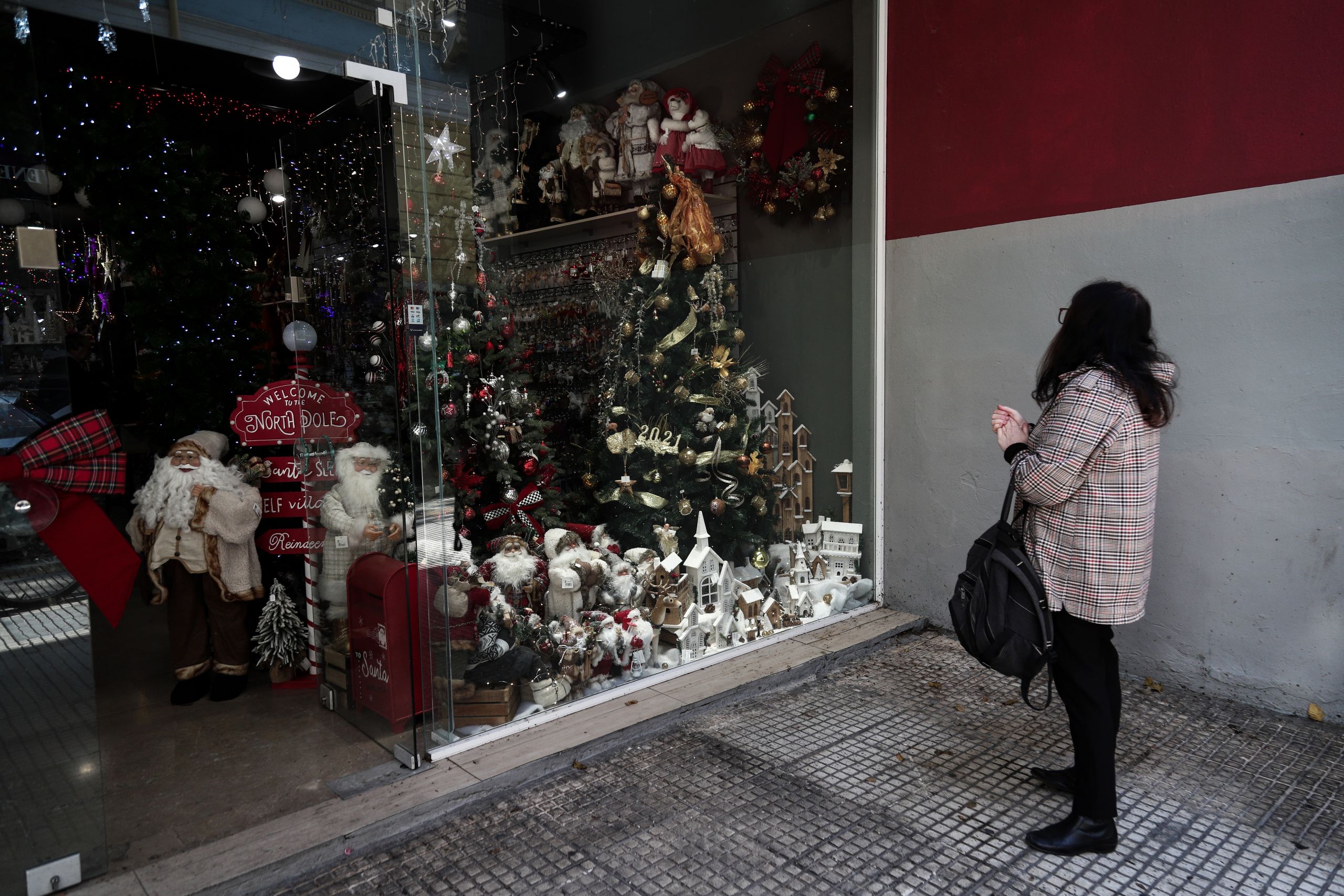 Κρούσματα σήμερα 3/12: Η αύξηση ανησυχεί τους ειδικούς – Πώς θα γίνει η σταδιακή άρση μέτρων για τις γιορτές