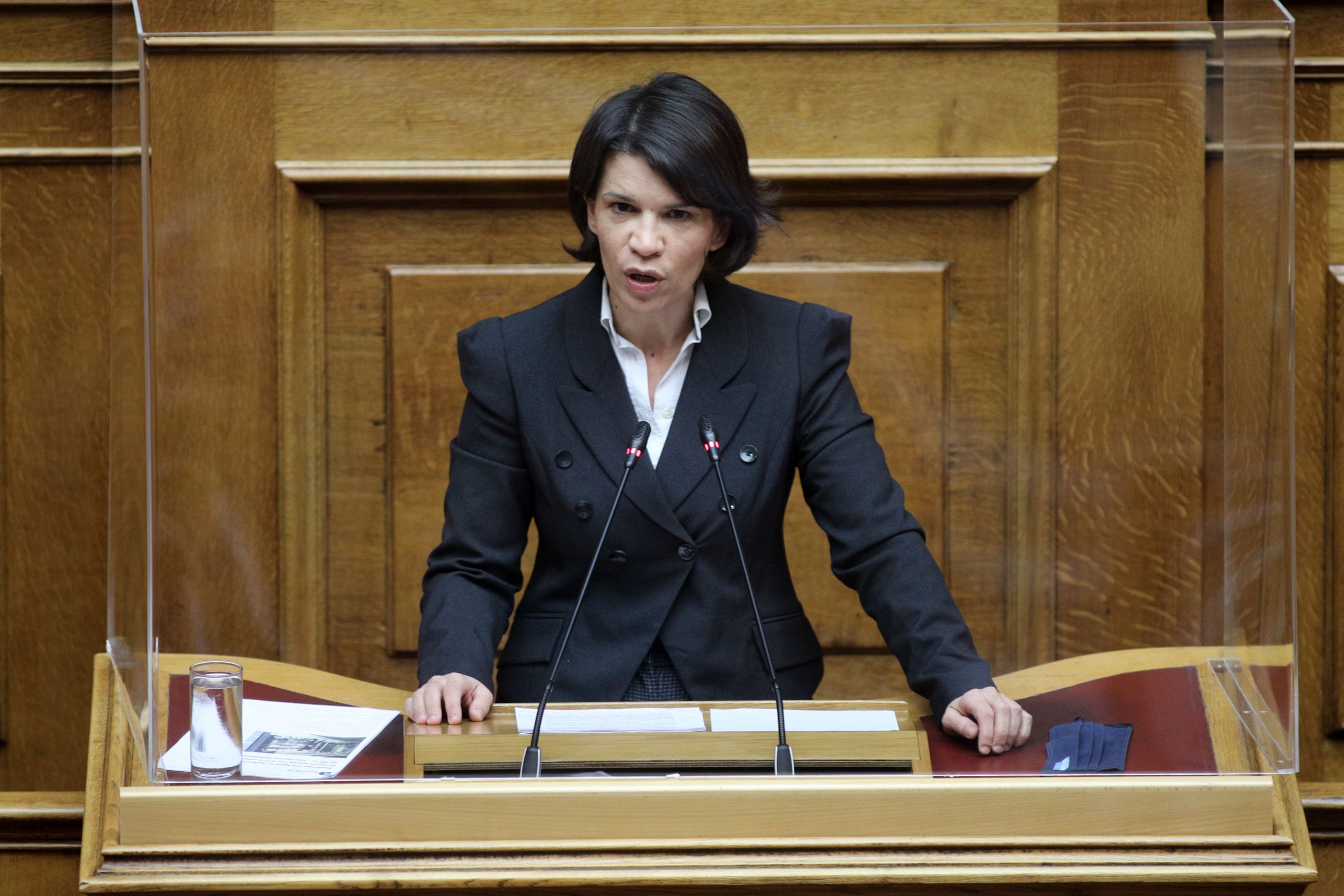 Σουλτάνα Ελευθεριάδου Μητσοτάκης: «Επιδειξία» χαρακτήρισε τον πρωθυπουργό η βουλευτής του ΣΥΡΙΖΑ