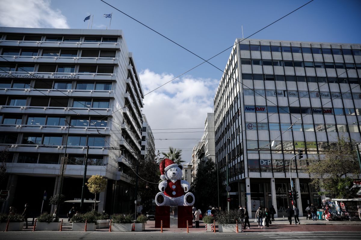 Κρούσματα σήμερα 21/12: Κίνδυνος για πιο σκληρό lockdown – Τι θα γίνει με τον εμβολιασμό
