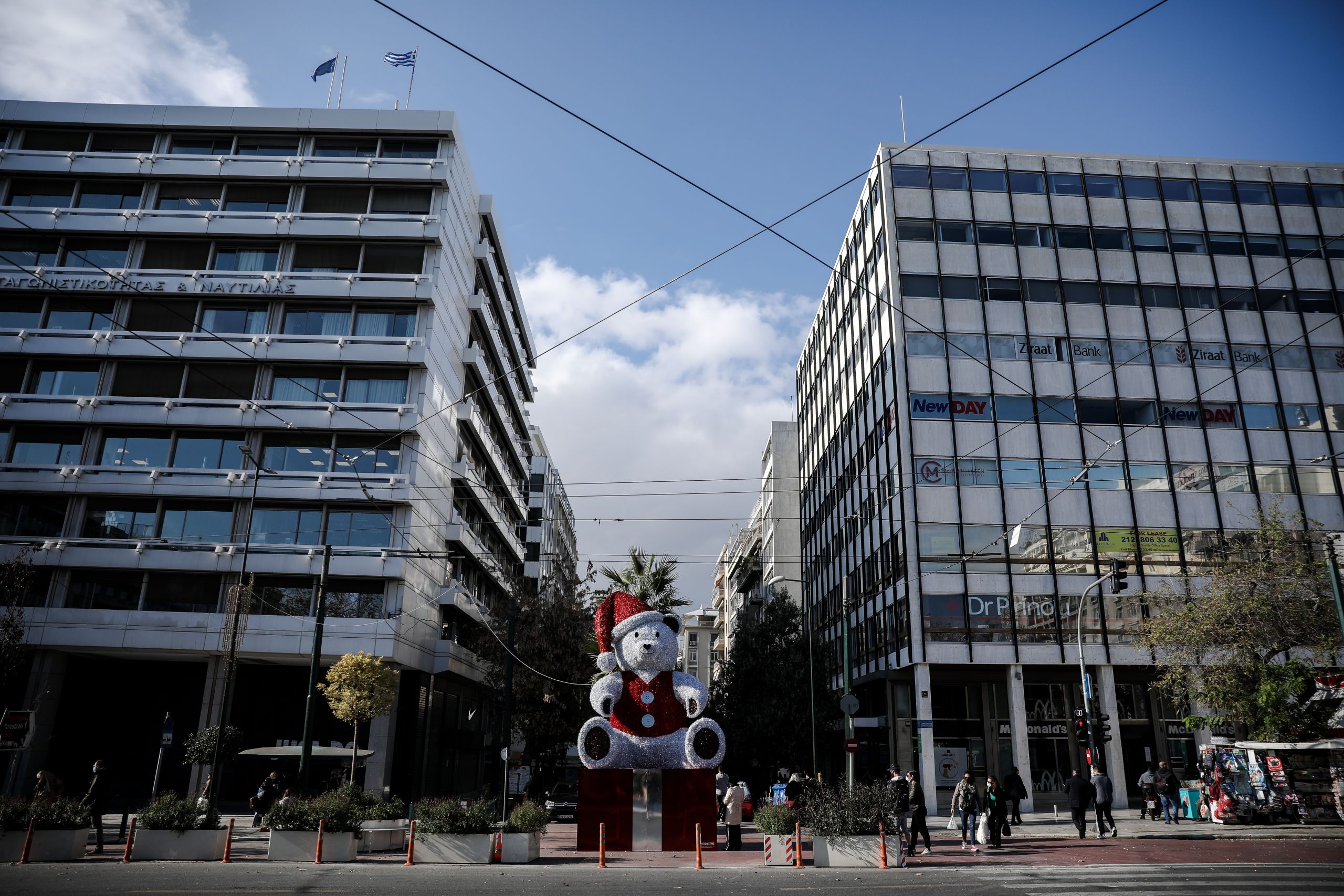 Κρούσματα σήμερα 21/12: Κίνδυνος για πιο σκληρό lockdown – Τι θα γίνει με τον εμβολιασμό