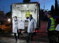 Κορωνοϊός εμβόλια: Έφτασαν και στην Αττική – Πού θα φυλαχθούν