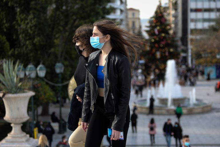 Κρούσματα σήμερα 31/12: Διπλάσιες οι μολύνσεις στην Αττική από τη Θεσσαλονίκη – Η γεωγραφική κατανομή