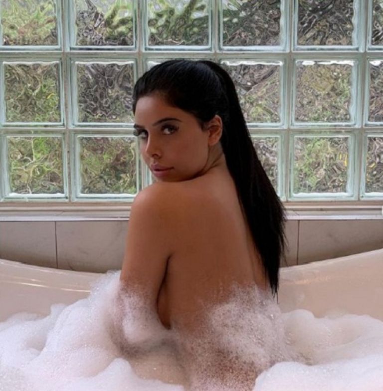 Lily Adrianne: Μια ματιά στο Instagram της και θα ξεχάσεις το όνομά σου