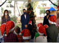Στο Πρότυπο Εθνικό Νηπιοτροφείο ο Αλέξης Τσίπρας – Άκουσε τα κάλαντα και μοίρασε δώρα Στο Πρότυπο Εθνικό Νηπιοτροφείο ο Αλέξης Τσίπρας – Άκουσε τα κάλαντα και μοίρασε δώρα