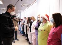 Κυριάκος Μητσοτάκης σε υγειονομικούς: Έχετε την αμέριστη στήριξή μου σε όλο τον αγώνα τον οποίο δίνετε