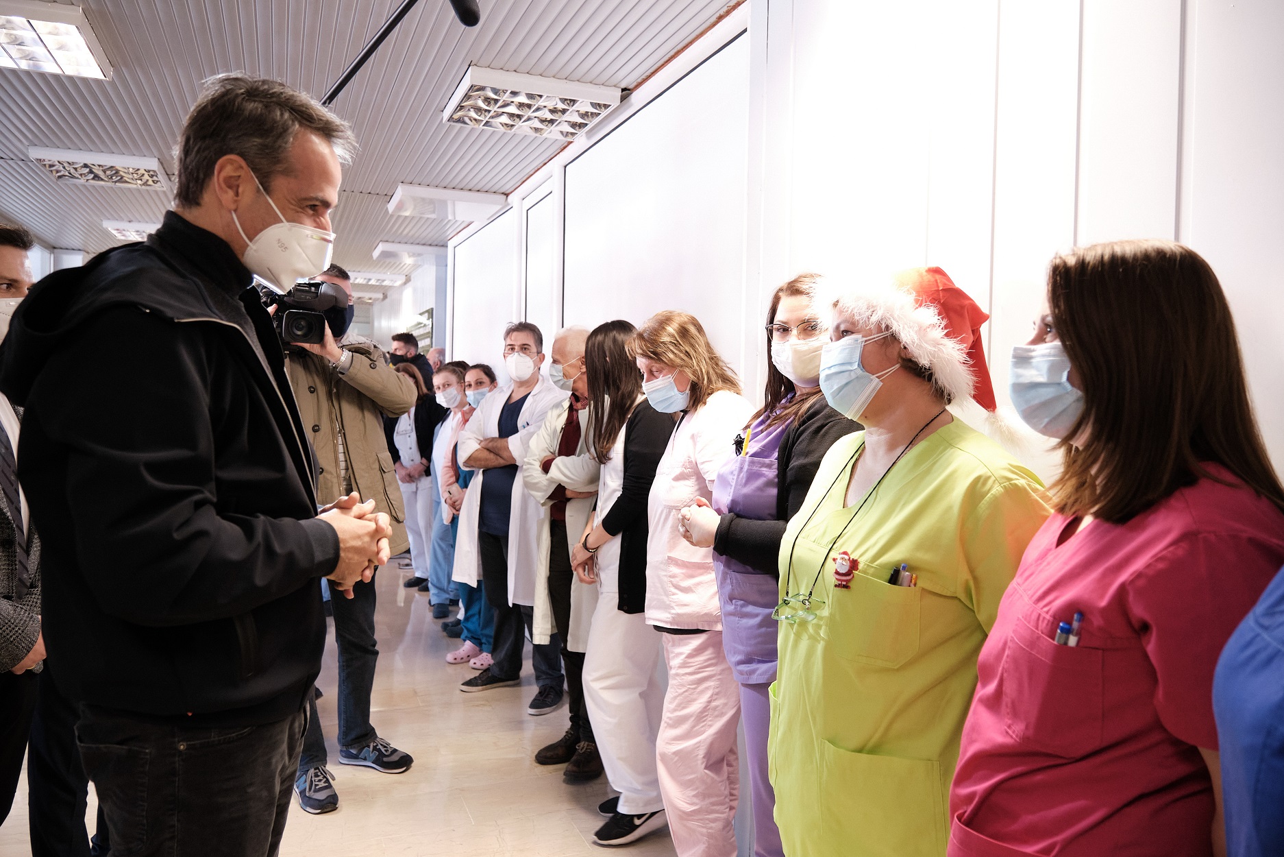 Κυριάκος Μητσοτάκης σε υγειονομικούς: Έχετε την αμέριστη στήριξή μου σε όλο τον αγώνα τον οποίο δίνετε