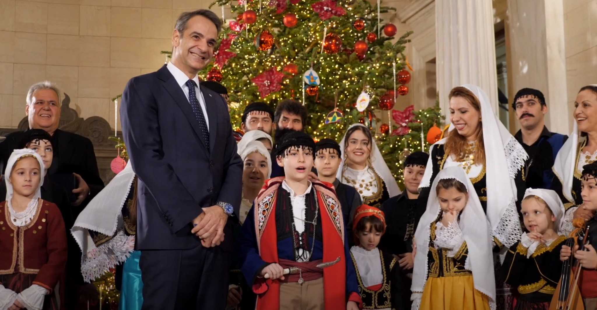 Διαδικτυακά θα ακούσουν τα κάλαντα φέτος  Μητσοτάκης, Τσίπρας, Γεννηματά