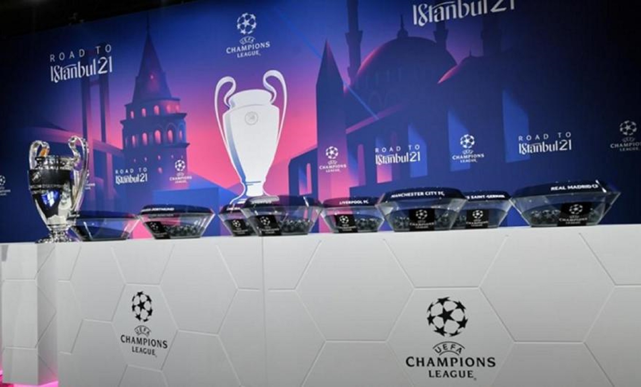 Κλήρωση Champions League: Τα φώτα στο Μπαρτσελόνα – Παρί Σεν Ζερμέν