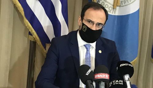 Δήμαρχος στη Βόρεια Ελλάδα αντί για Χριστουγεννιάτικα λαμπάκια δίνει τα χρήματα για 2 ΜΕΘ Covid