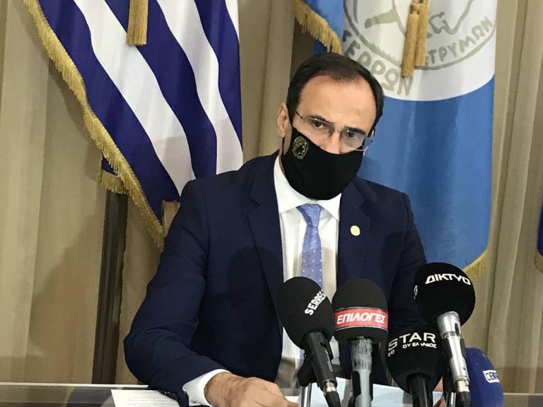 Δήμαρχος στη Βόρεια Ελλάδα αντί για Χριστουγεννιάτικα λαμπάκια δίνει τα χρήματα για 2 ΜΕΘ Covid