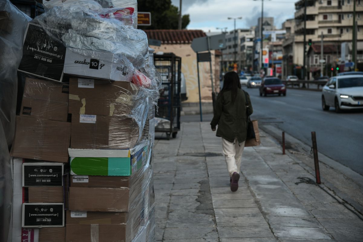 Δεν το ήξερε κανείς – Το ποσό αποζημίωσης που δικαιούστε για κάθε μέρα καθυστέρησης των εταιρειών courier