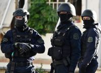 Βίντεο ντοκουμέντο: Η έφοδος των ΕΚΑΜ στο σπίτι του ταμπουρωμένου Ρομά που πυροβολούσε στην Αγία Βαρβάρα