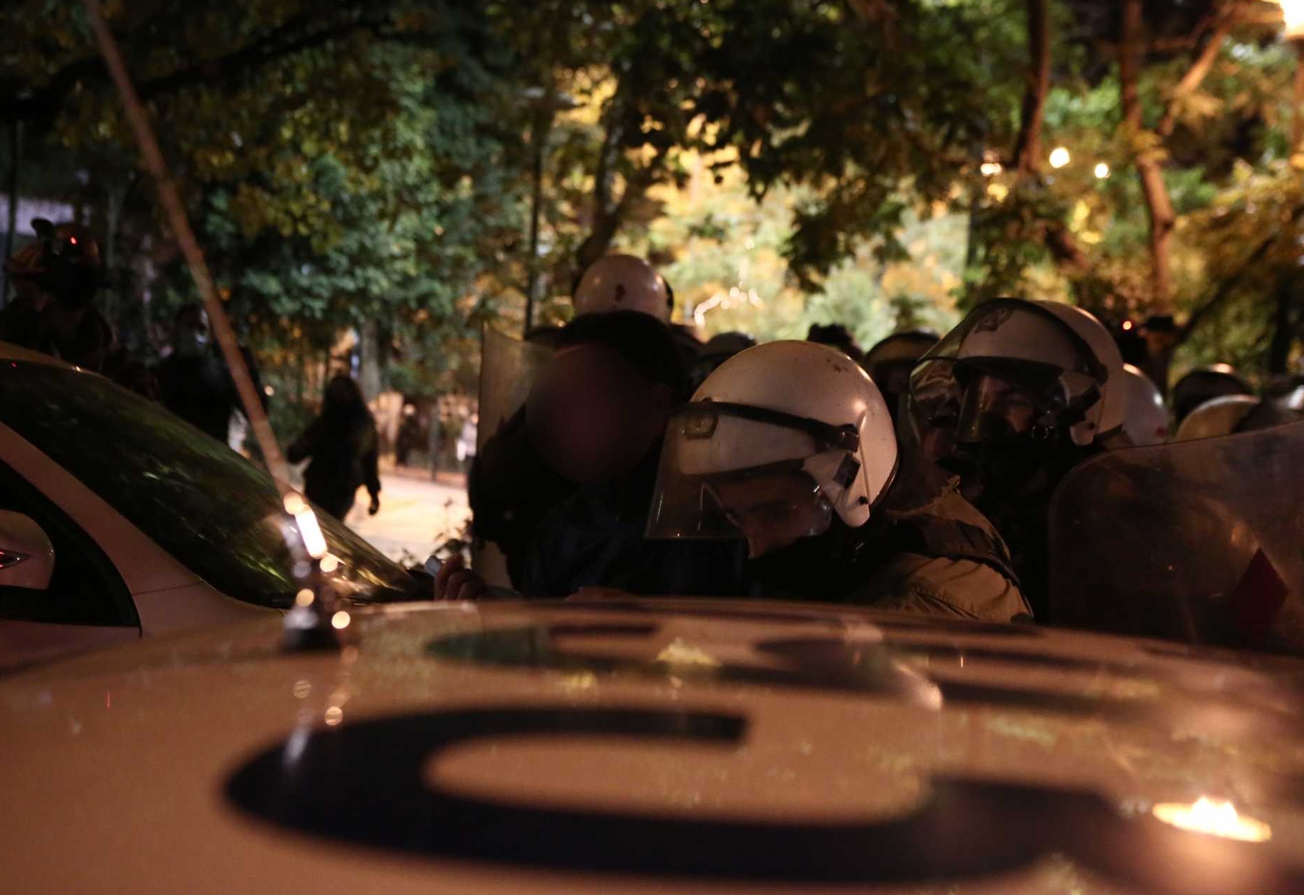 Επέτειος Γρηγορόπουλου: Μικροένταση στα Εξάρχεια, μία προσαγωγή