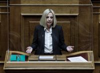 Φώφη Γεννηματά: Το ΚΙΝΑΛ δεν κοιτάζει ούτε στη ΝΔ ούτε στον ΣΥΡΙΖΑ