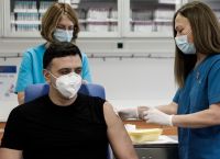 Βασίλης Κικίλιας: Εμβολιάστηκε ο υπουργός Υγείας Βασίλης Κικίλιας: Εμβολιάστηκε ο υπουργός Υγείας