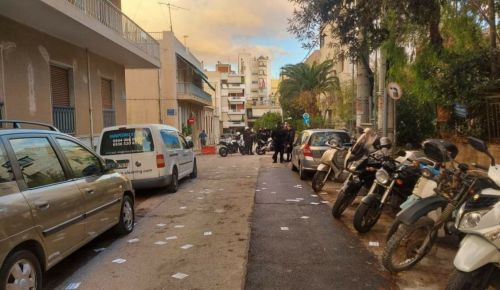 Επέτειος Γρηγορόπουλου: Επίθεση στο ΑΤ Κολωνού από ομάδα νεαρών – Τέσσερις αστυνομικοί τραυματίες