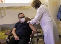 Βασίλης Κοντοζαμάνης: Εμβολιάστηκε ο υφυπουργός Υγείας στα Ιωάννινα