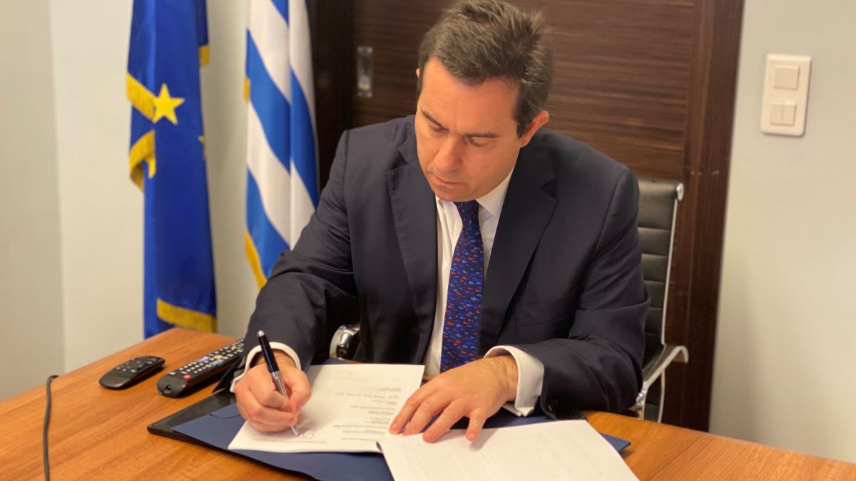 Μηταράκης: Λύση για τον ΦΠΑ σε πέντε νησιά