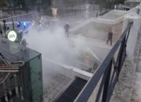 Ένταση στο Σύνταγμα: Επιχείρησαν να ανοίξουν πανό για τη δολοφονία Γρηγορόπουλου