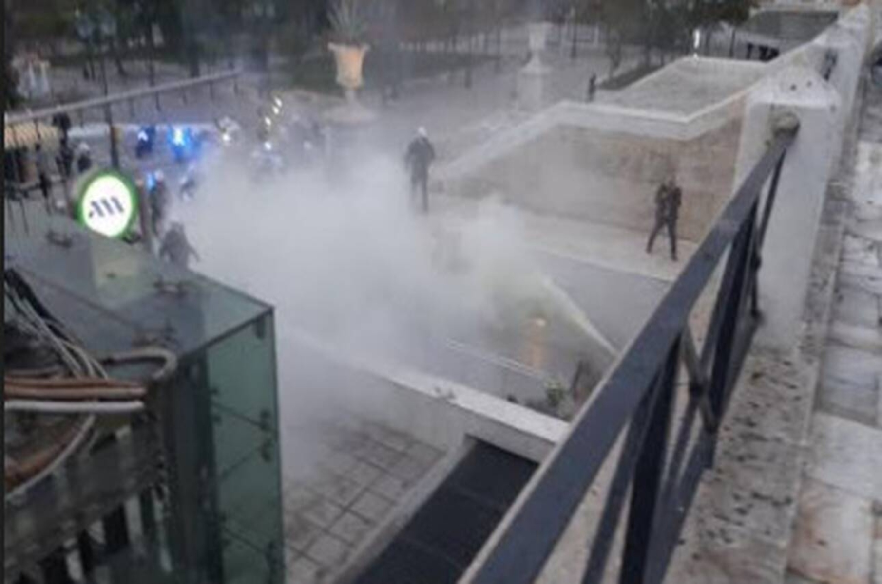 Ένταση στο Σύνταγμα: Επιχείρησαν να ανοίξουν πανό για τη δολοφονία Γρηγορόπουλου