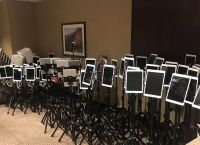 Η φωτογραφία με τα tablets έξω από τις ΜΕΘ που σοκάρει