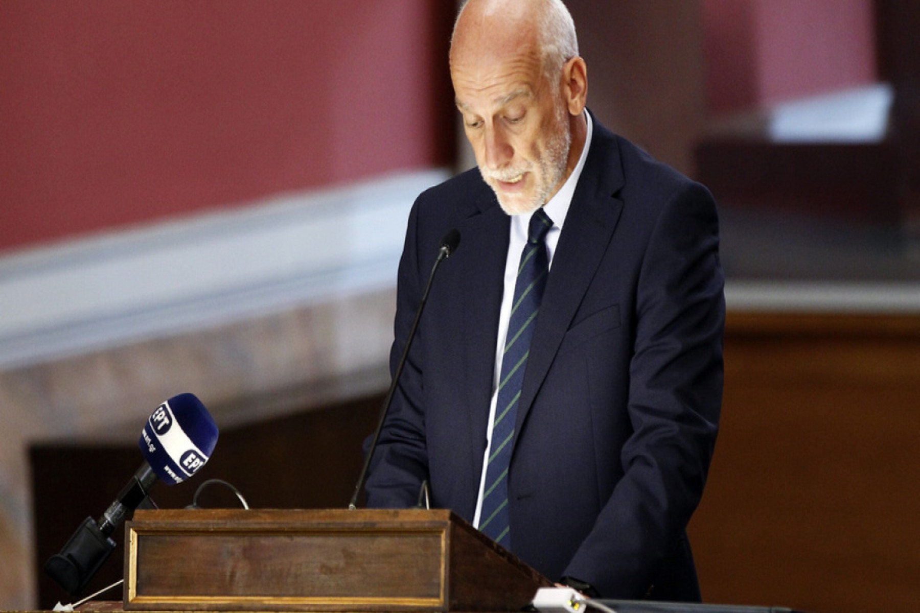 Τσακρής κορωνοϊός: Προσεκτικό άνοιγμα με μικρά βήματα θα εισηγηθούν οι λοιμωξιολόγοι