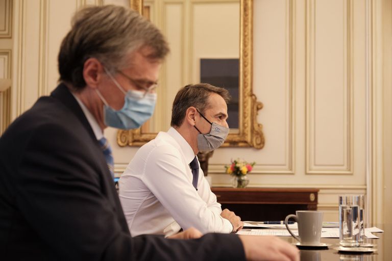 Σήμερα η τηλεδιάσκεψη για τον εμβολιασμό υπό τον Μητσοτάκη – Με υπουργούς, κυβερνητικά στελέχη και Τσιόδρα