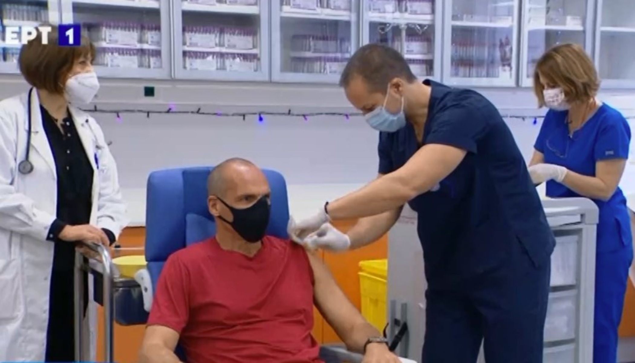 Γιάνης Βαρουφάκης εμβόλιο: Εμβολιάστηκε ο γραμματέας του ΜέΡΑ25