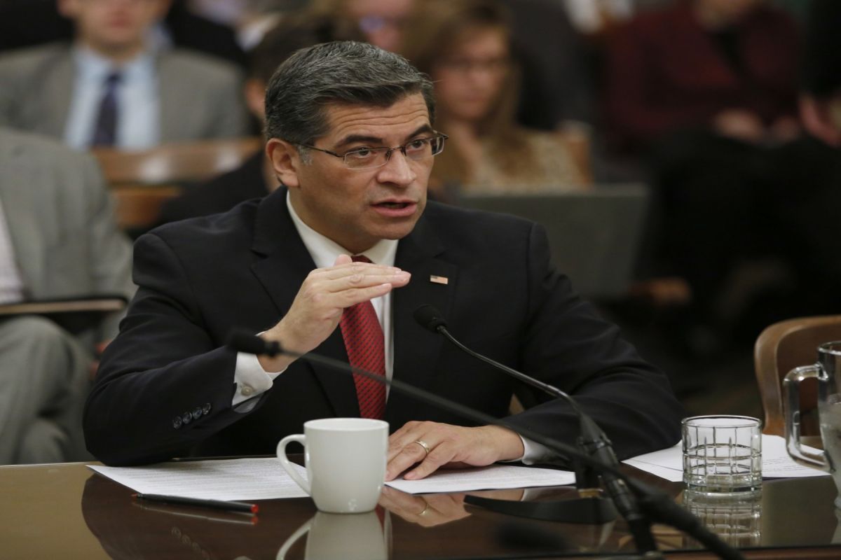 Υπουργός Υγείας ΗΠΑ: Αυτός αναλαμβάνει να αντιμετωπίσει τις συνέπειες της πανδημίας