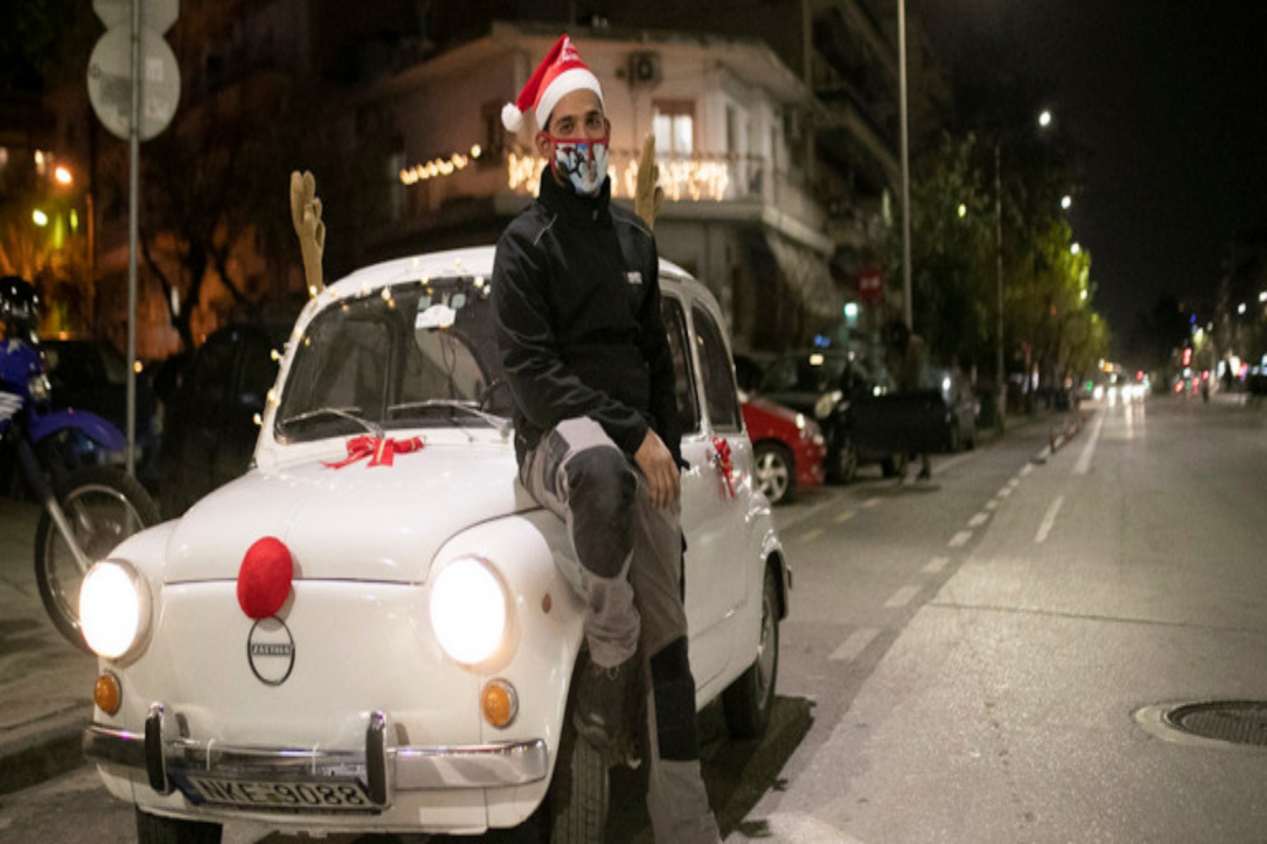 Θεσσαλονίκη: Στόλισε ένα Zastava του ’72 και το μετέτρεψε σε Ρούντολφ το ελαφάκι