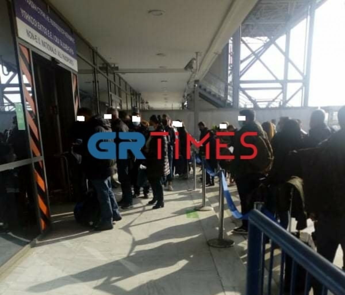 Αεροδρόμιο Μακεδονία: Εικόνες συνωστισμού στις αφίξεις πτήσεων του εξωτερικού