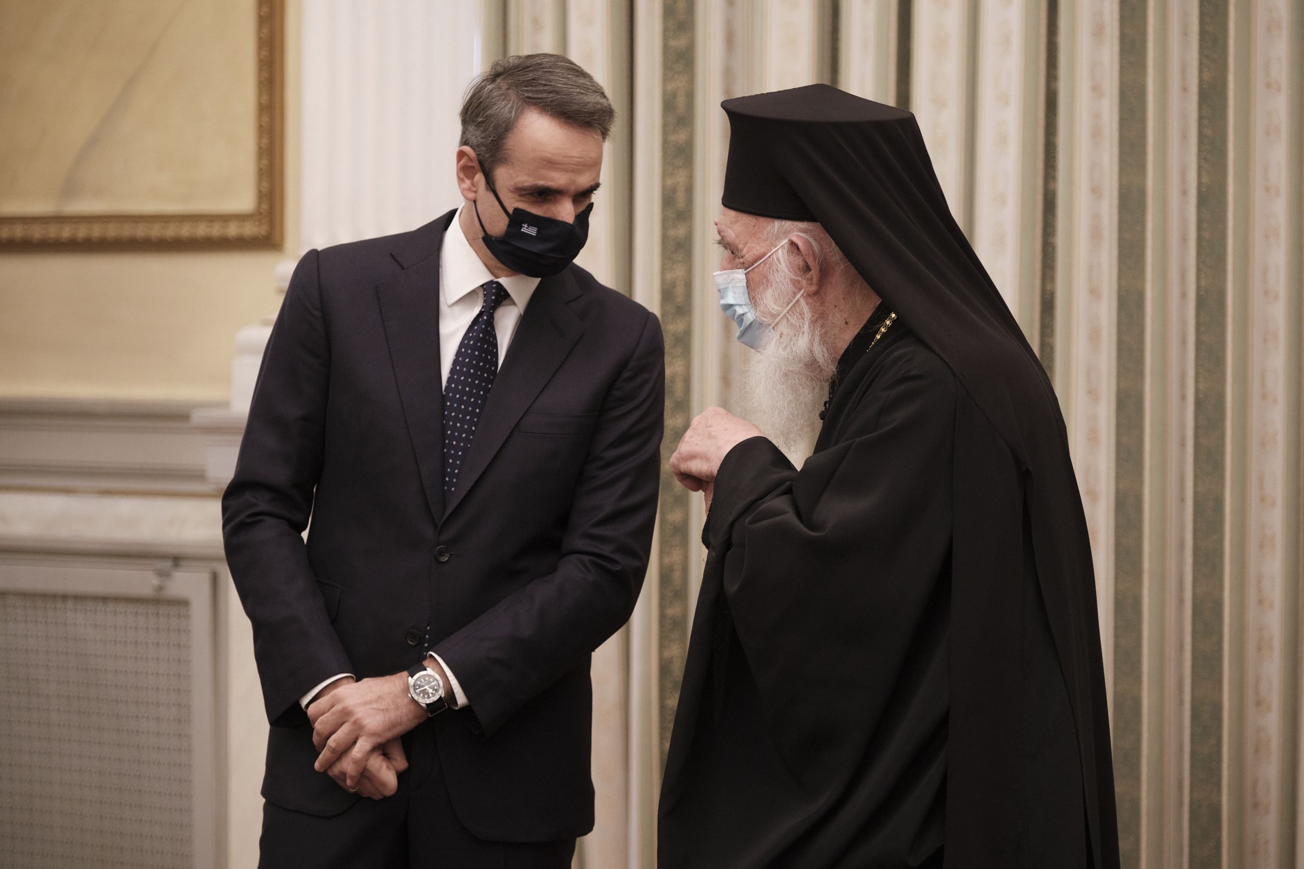 Θεοφάνια: Διορθωτική εγκύκλιο ετοιμάζει ο Ιερώνυμος – Πως θα γίνει ο αγιασμός των υδάτων