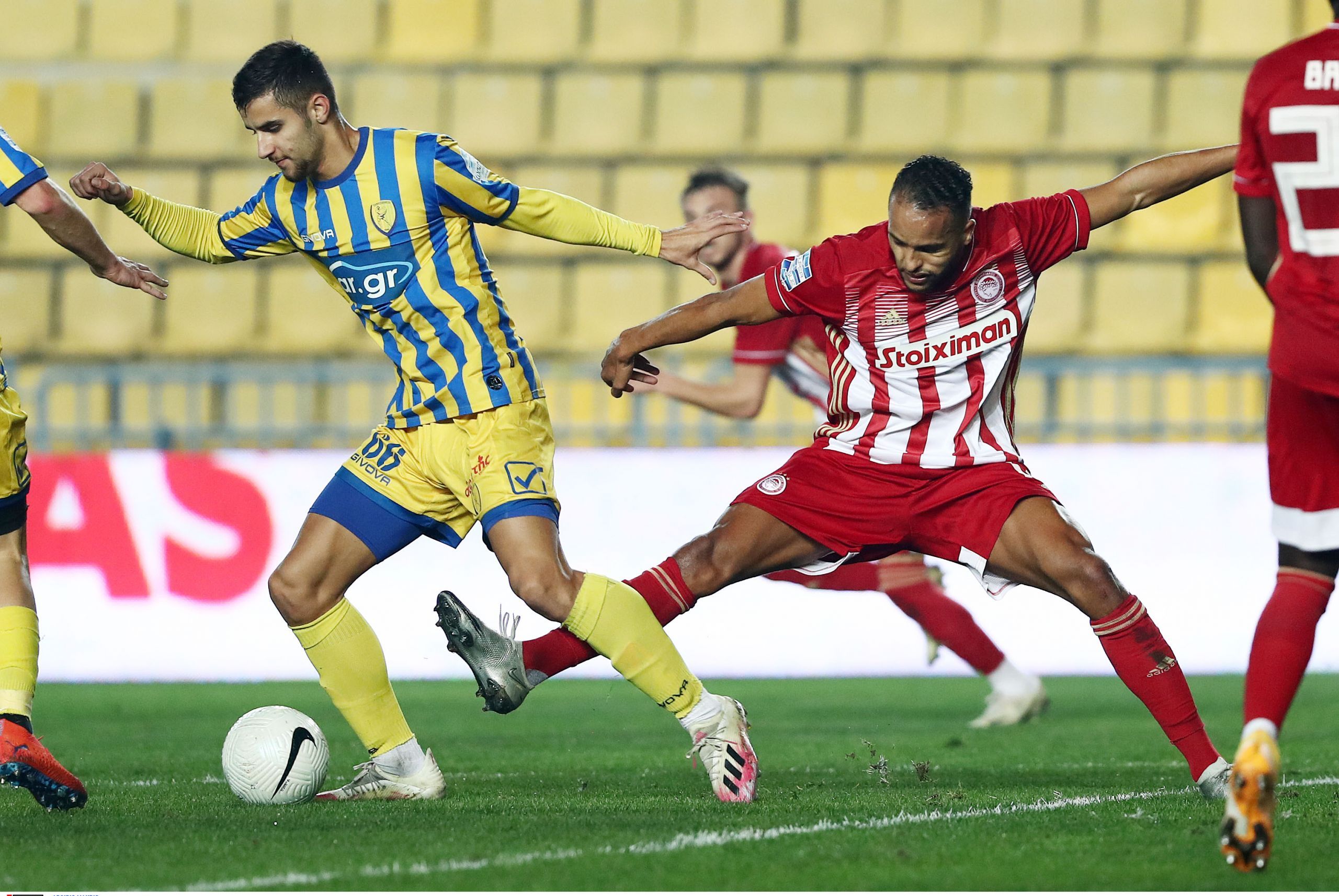 Πρόστιμα Super League: 2.000 ευρώ θα πληρώσουν Ολυμπιακός και Αστέρας